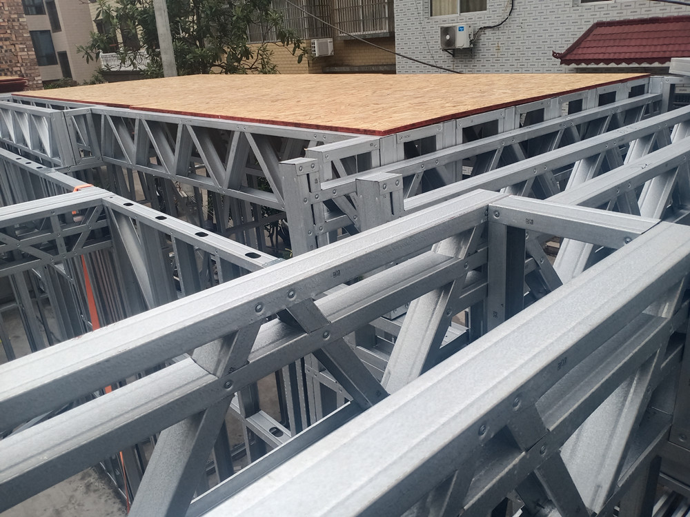 搭建中的輕鋼別墅 搭建中的輕鋼別墅