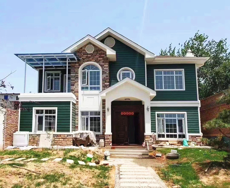 搭建完成的歐式風(fēng)格輕鋼別墅