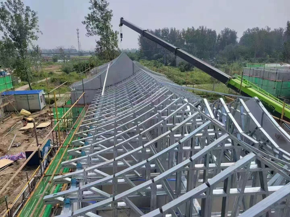 改拆后正在重建的輕鋼別墅 改拆后正在重建的輕鋼別墅